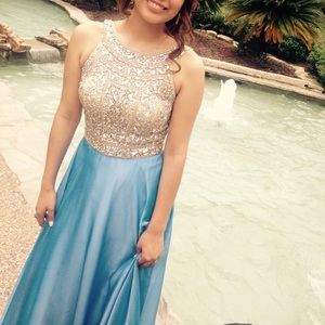 GORGEOUS prom dress!